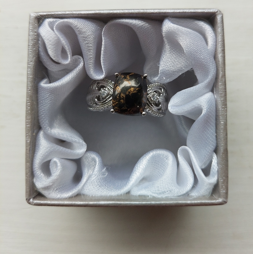 Shungite ring size 9 NWT